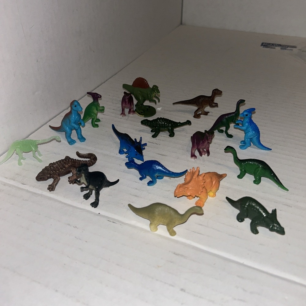 Vintage Plastic & Rubber Dinosaur Set Lot PVC Cake Toppers B2